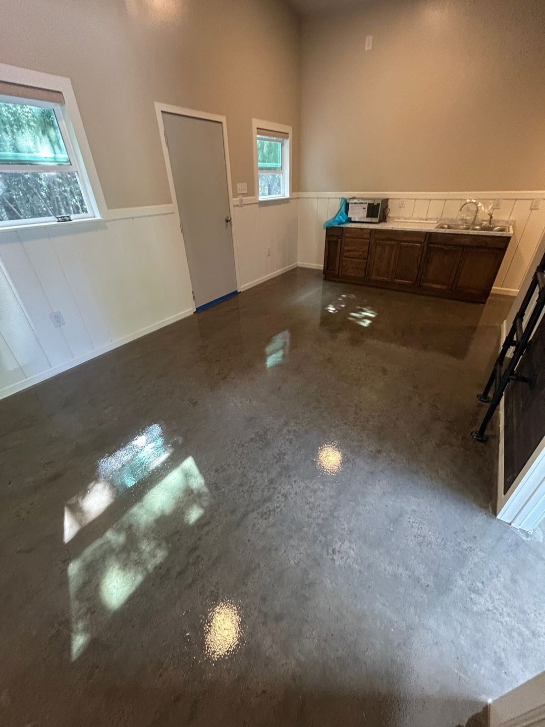 Solid Color Epoxy Floor Conroe, TX